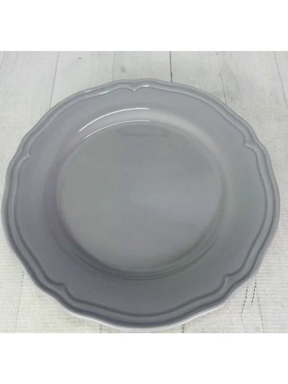 Ikea of Sweden ARV GRAY 15541 Scalloped Portugal Earthenware Dinner Plates Set 2
